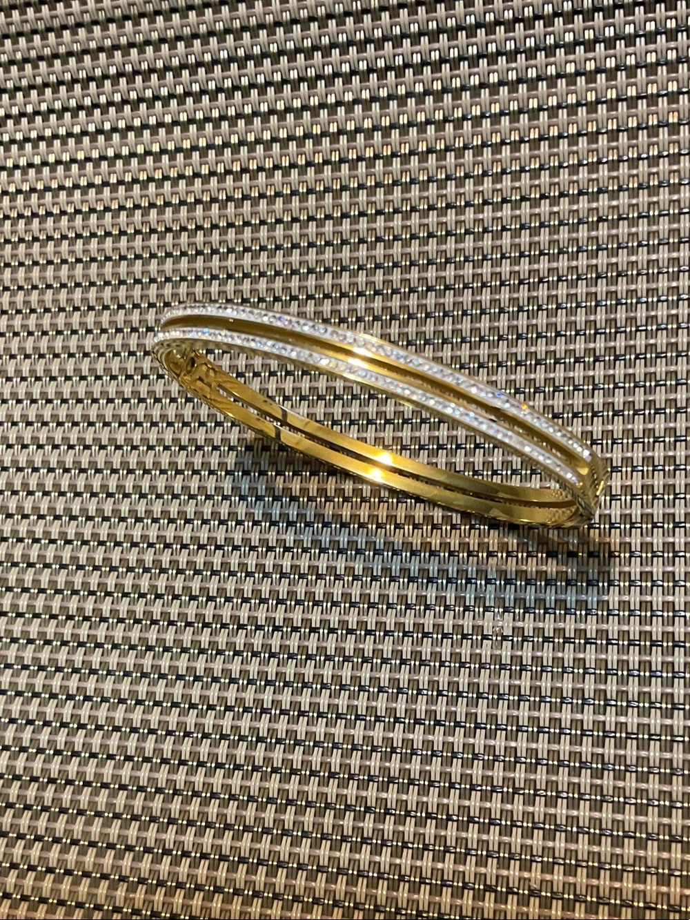 Gold tone bracelet